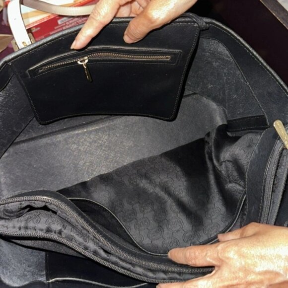 Beautiful Michael Kors black leather tote bag - Picture 4 of 4